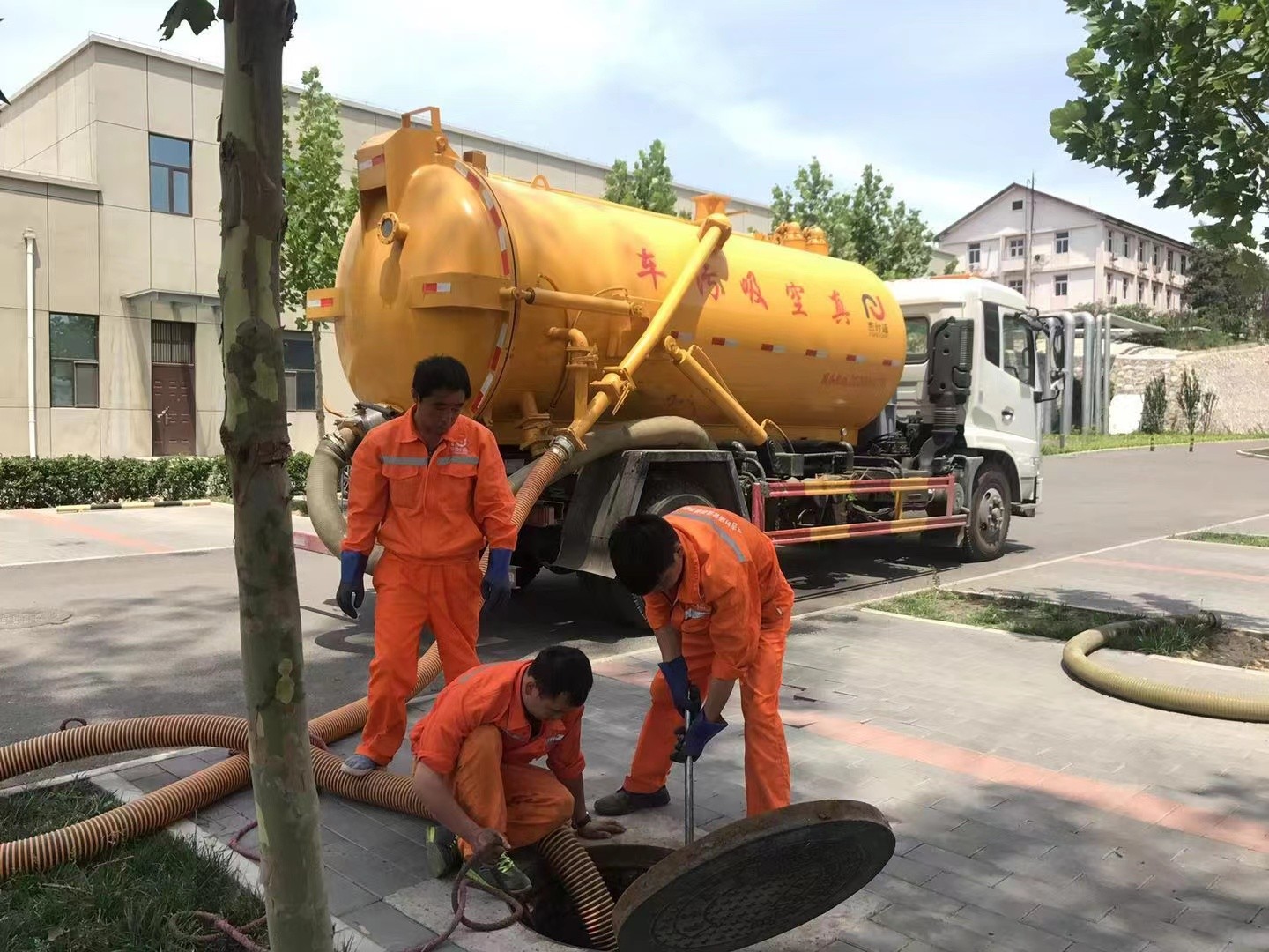 陇南化粪池清理与5-8吨吸粪车施工效率分析